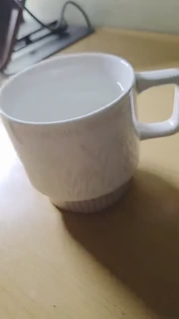 Чашка белая керамическая
